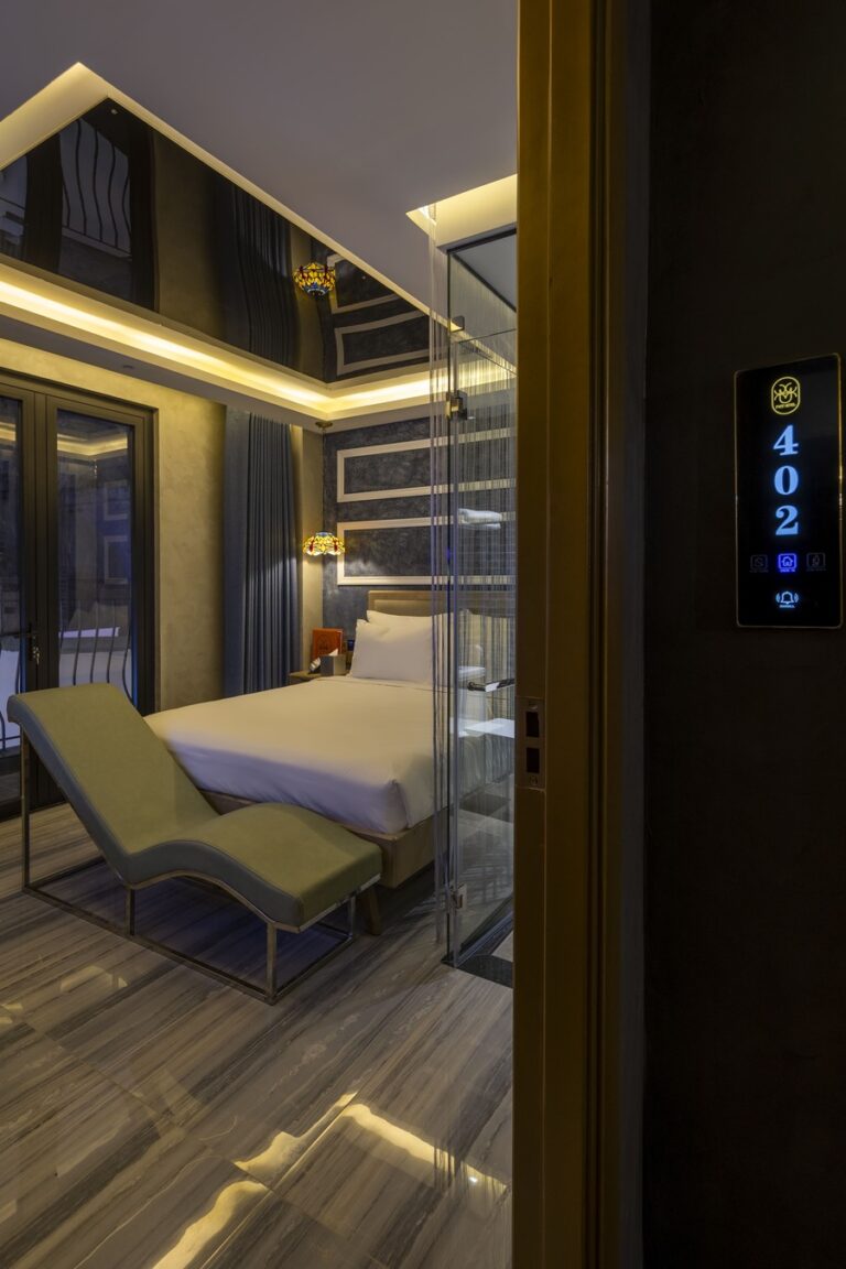 PYNT HOTEL